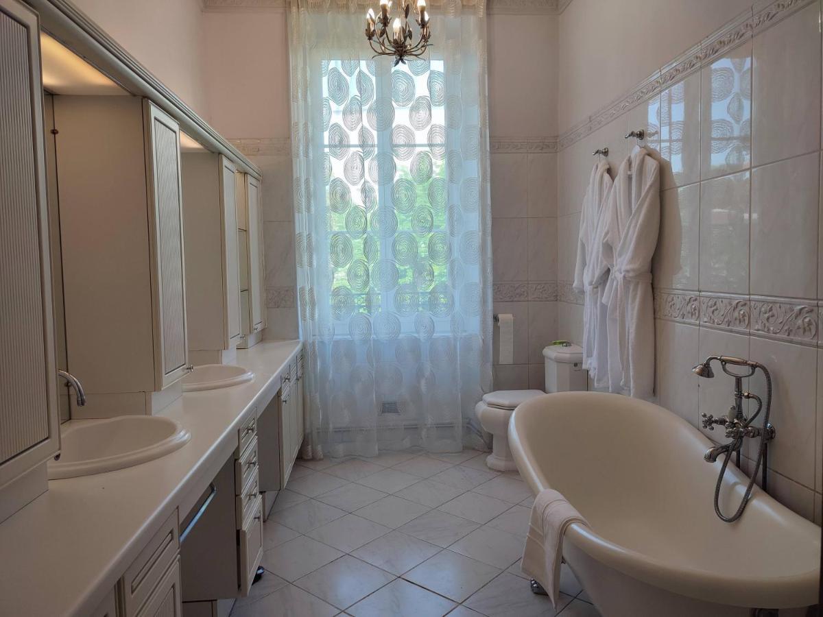 Les Jardins De La Fontaine Bed & Breakfast Ales Ngoại thất bức ảnh